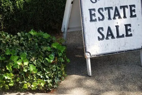 estate-sale-sign-3
