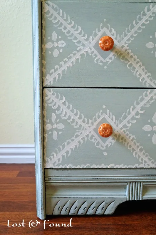 Painting-Furniture-with-Annie-Sloan-Chalk-Paint-11