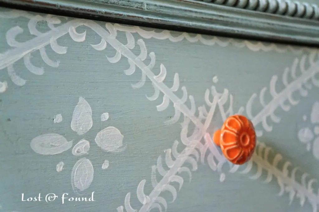 Painting-Furniture-with-Annie-Sloan-Chalk-Paint-10