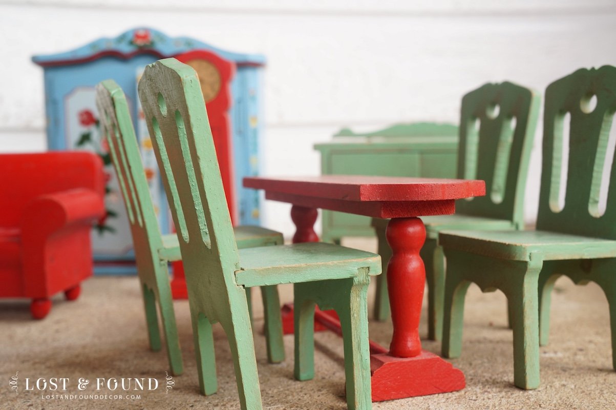antique dollhouse furniture