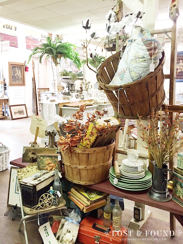 antique booth vintage fall display