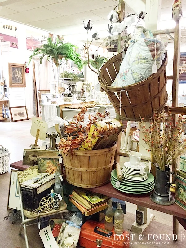 antique booth vintage fall display