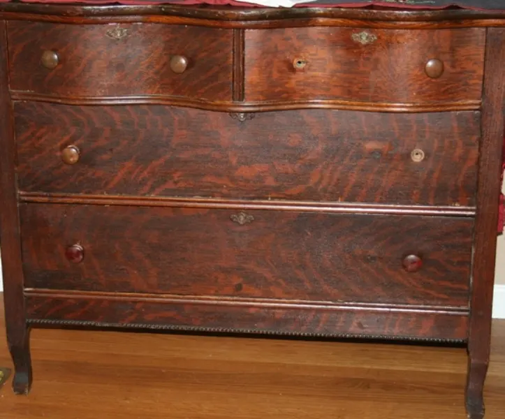 dresser3