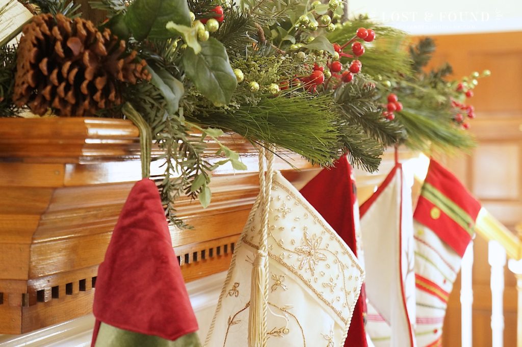 Simple and Traditional Christmas Mantle Decorations