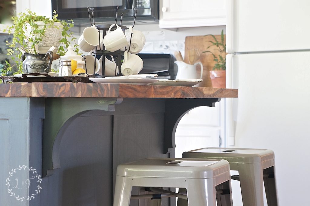 farmhouse style kitchen island