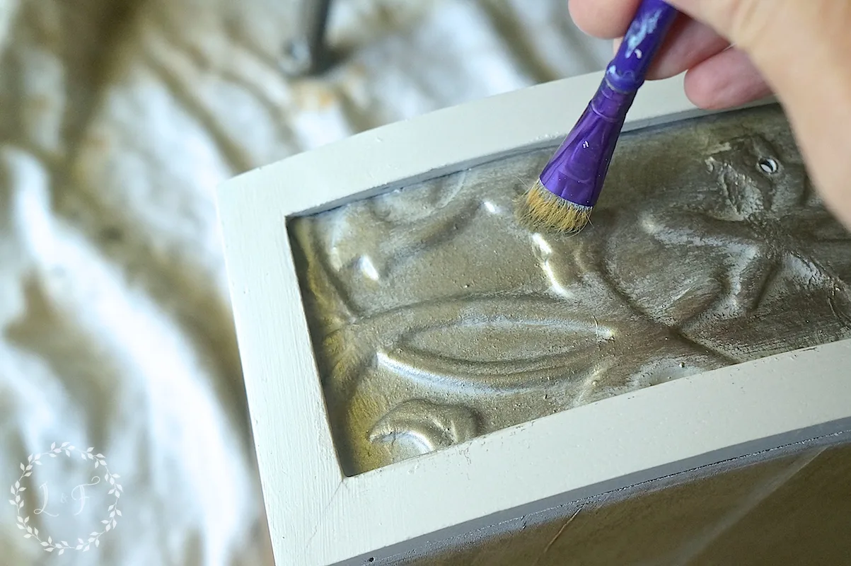 Side Table Makeover Fusion Metallics brushing bronze