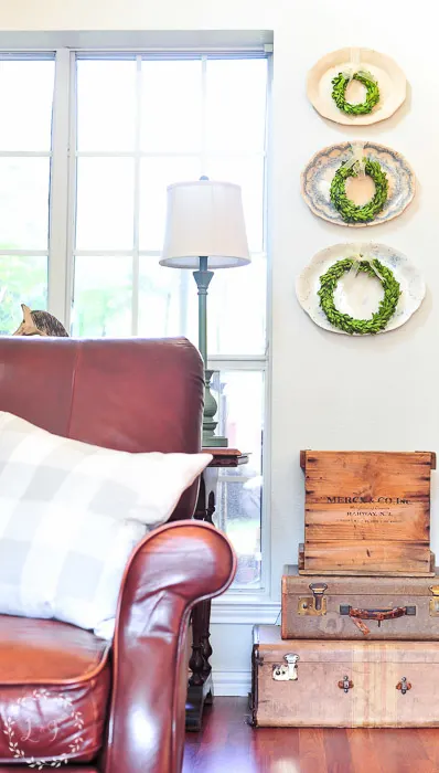 farmhouse-living-room-brown-leather-chair