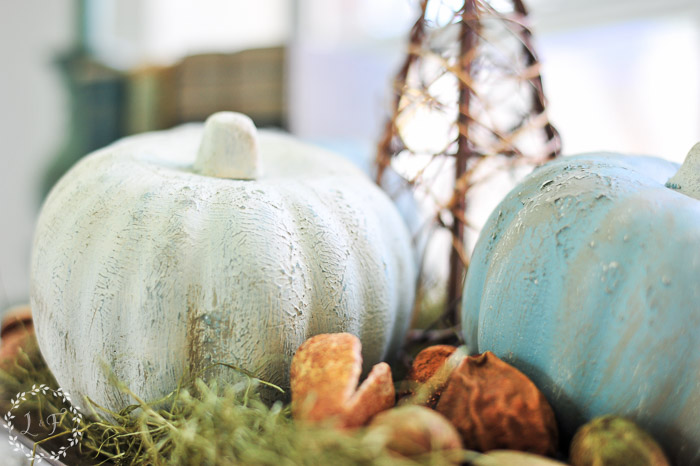pumpkin-painted-with-white-and-blue-paint