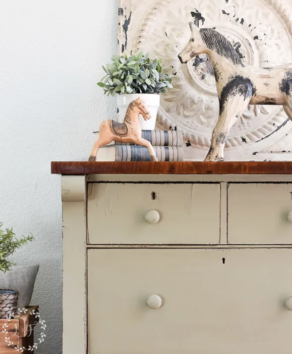 Valspar Antiquing Glaze Before And After (valspar, antiquing, glaze) how-to-antique-painted-furniture-glaze-dark-wax