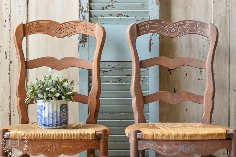 How to Make Pine Furniture Less Orange with Fusion’s Liming Wax { Pickled Pine Chairs }