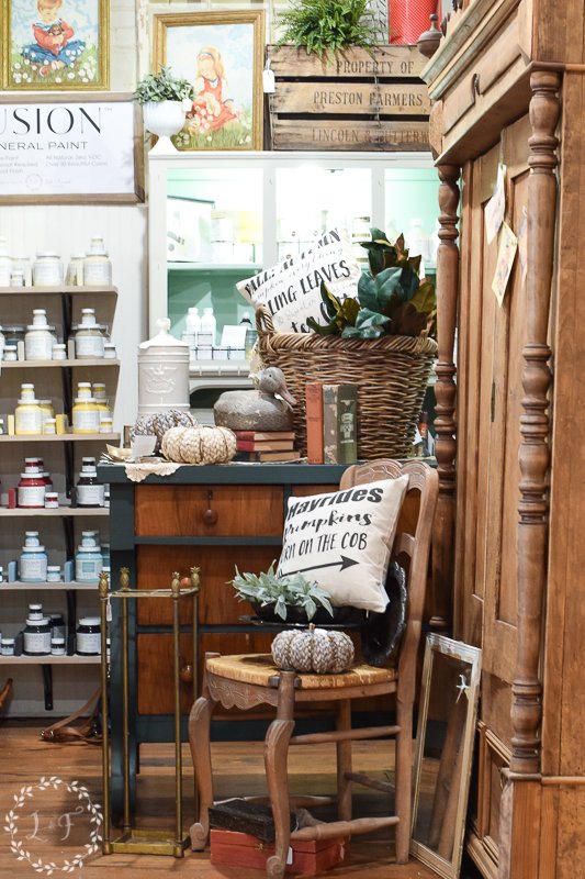 fall antique booth displays 2