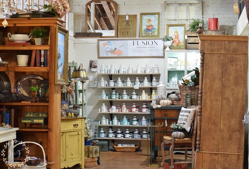 fall antique booth displays 1