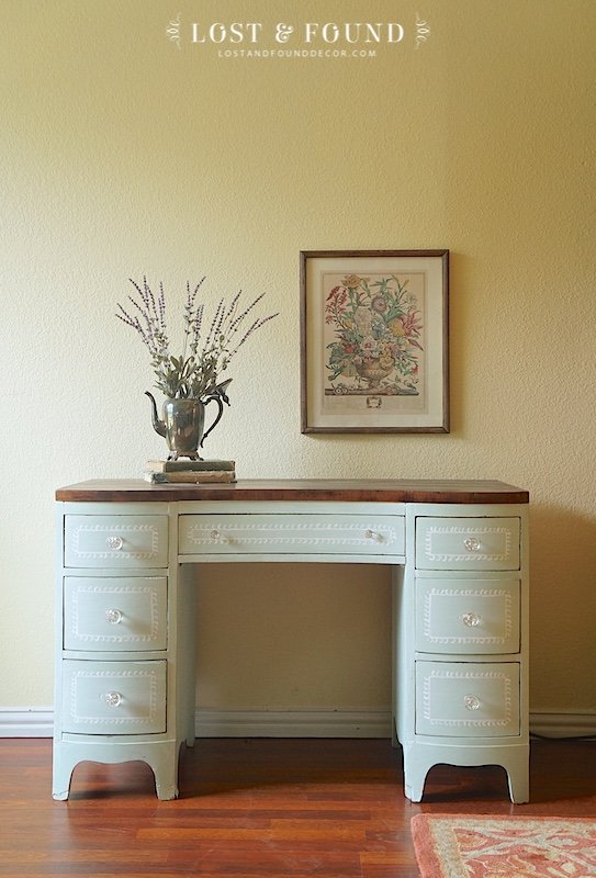 My Free Craigslist Vanity { Furniture Makeover }