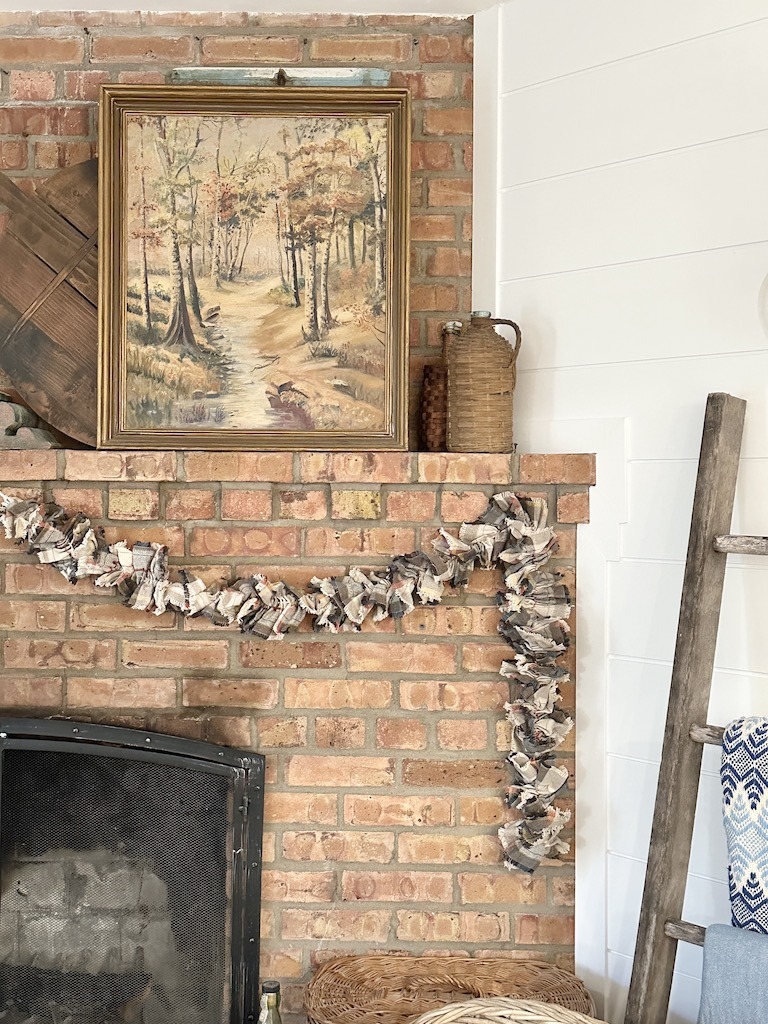 mantel decorated fo fall